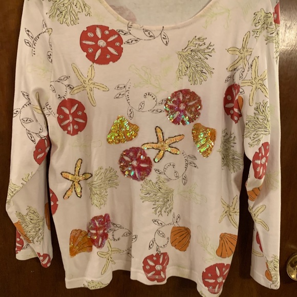 Beach Top - Picture 3 of 3